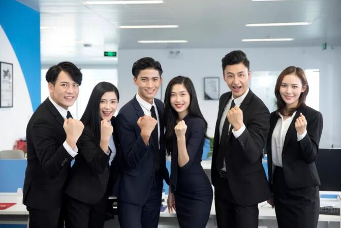 西服定制中，如何選擇到適合自己心儀的西服